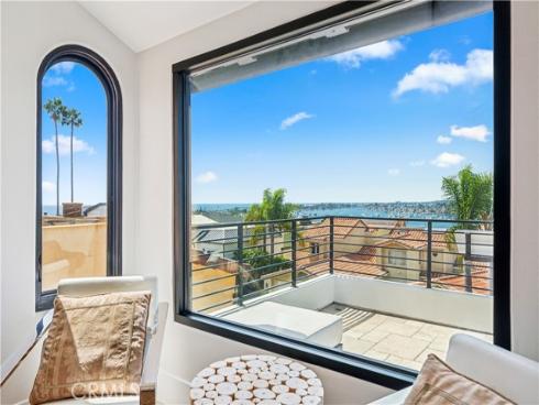 312 Carnation Avenue, Corona del Mar, CA