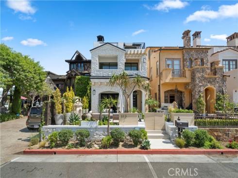 312 Carnation Avenue, Corona del Mar, CA