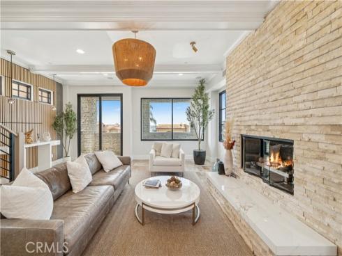 312 Carnation Avenue, Corona del Mar, CA
