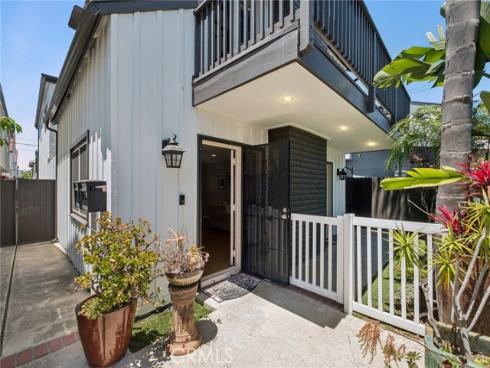 415  Goldenrod  , Corona del Mar, CA