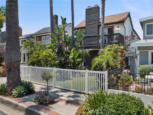 415  Goldenrod  , Corona del Mar, CA