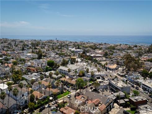 700  Goldenrod  , Corona del Mar, CA