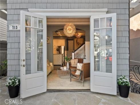 713 Larkspur Avenue, Corona del Mar, CA