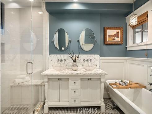 713 Larkspur Avenue, Corona del Mar, CA