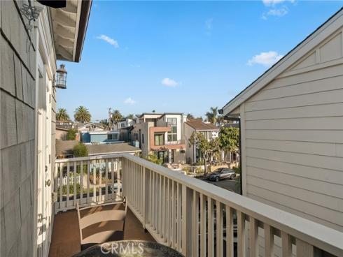 713 Larkspur Avenue, Corona del Mar, CA