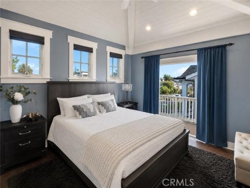 713 Larkspur Avenue, Corona del Mar, CA