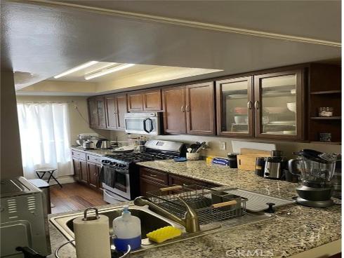 404 Brighton Springs , Costa Mesa, CA