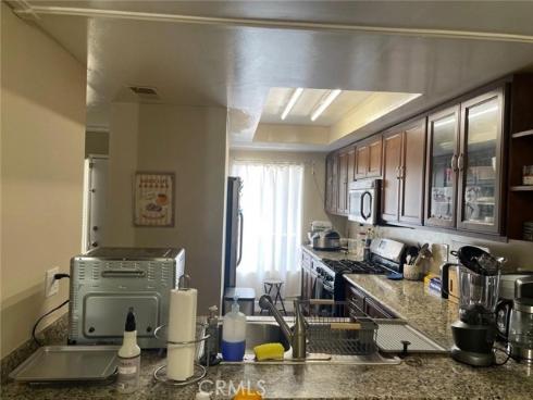 404 Brighton Springs , Costa Mesa, CA