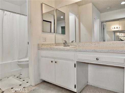 2330 Vanguard F102 , Costa Mesa, CA