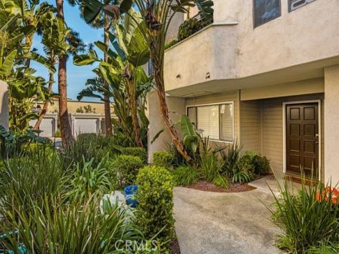 421 Bryson Springs , Costa Mesa, CA