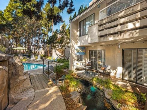 421 Bryson Springs , Costa Mesa, CA