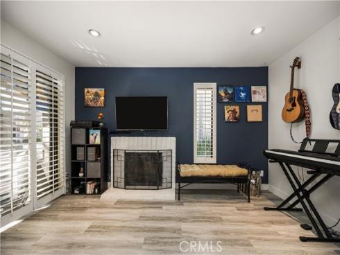 421 Bryson Springs , Costa Mesa, CA