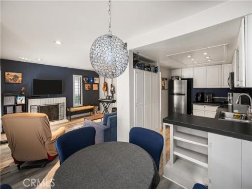 421 Bryson Springs , Costa Mesa, CA