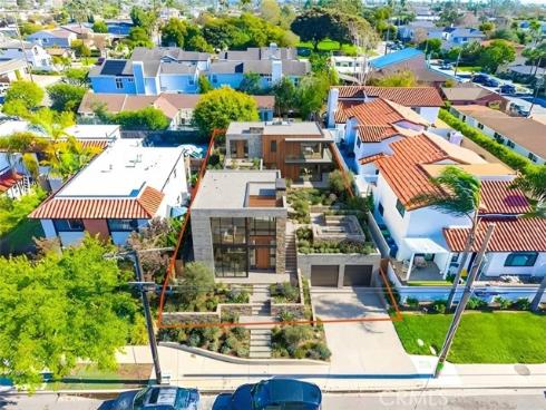 1586  Orange  , Costa Mesa, CA