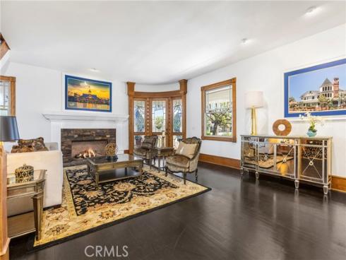 1919 Santa Ana , Costa Mesa, CA