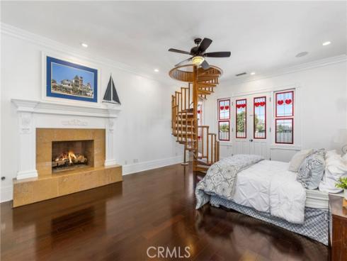 1919 Santa Ana , Costa Mesa, CA