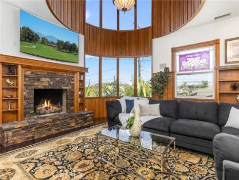1919 Santa Ana , Costa Mesa, CA