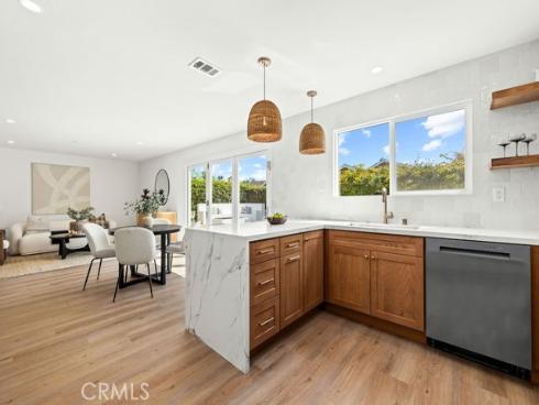 937 Carnation , Costa Mesa, CA