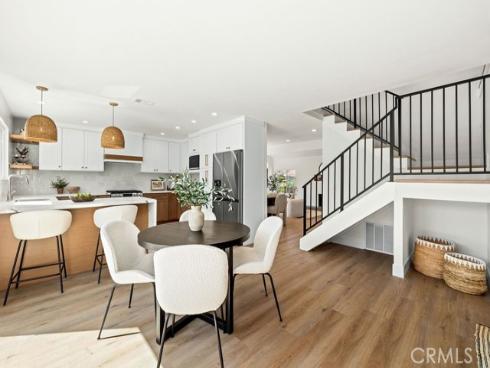 937 Carnation , Costa Mesa, CA