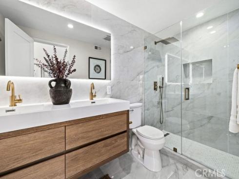 937 Carnation , Costa Mesa, CA