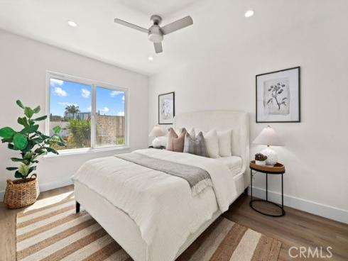 937 Carnation , Costa Mesa, CA