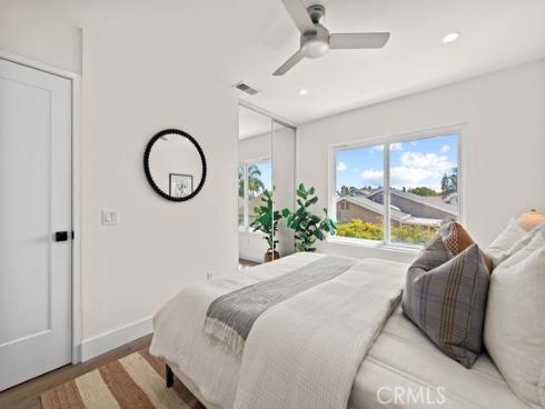 937 Carnation , Costa Mesa, CA