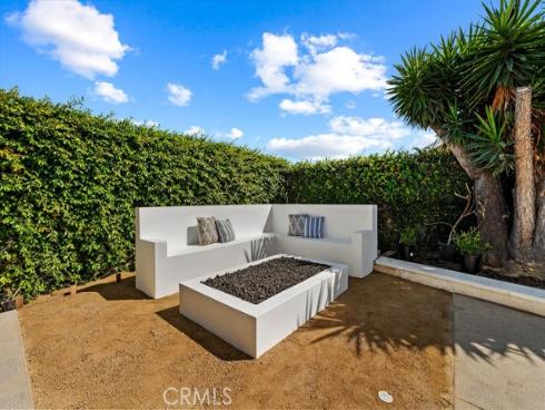 937 Carnation , Costa Mesa, CA