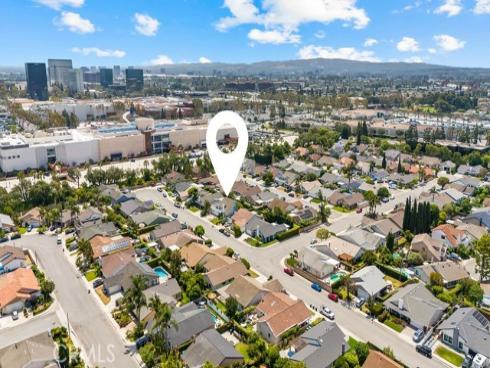 937 Carnation , Costa Mesa, CA