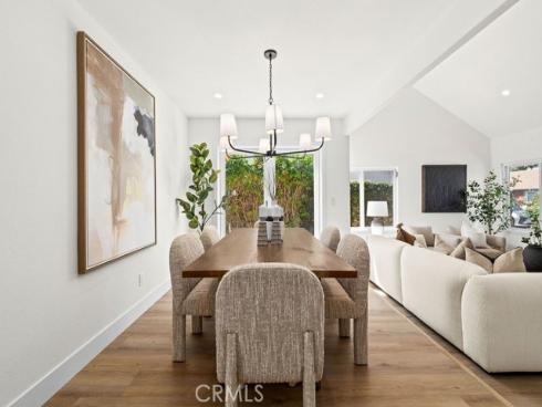 937 Carnation , Costa Mesa, CA