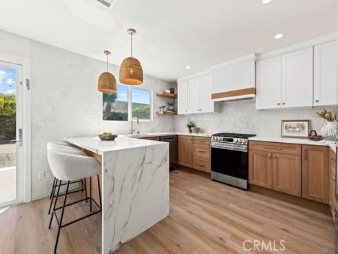 937 Carnation , Costa Mesa, CA