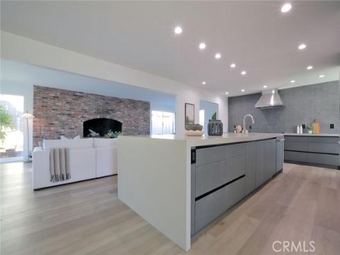 418 E Bay Street, Costa Mesa, CA