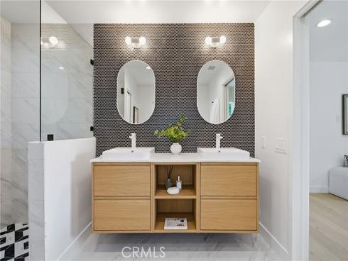 2952 Java Road, Costa Mesa, CA