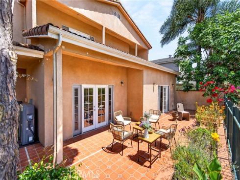 137 The Masters Circle , Costa Mesa, CA