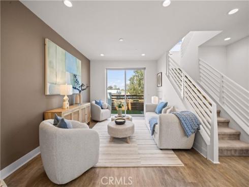 645 W 17th , Costa Mesa, CA