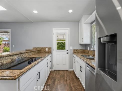 1566 Corsica Place , Costa Mesa, CA