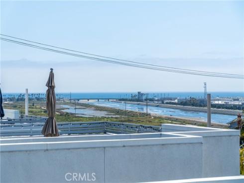 2105 Two Harbors Circle, Costa Mesa, CA