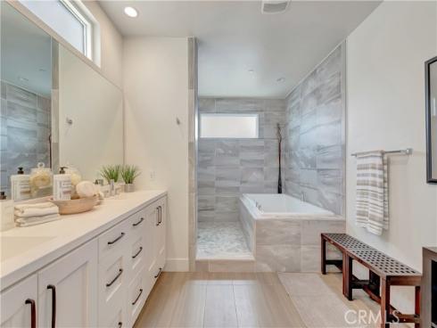 2105 Two Harbors Circle, Costa Mesa, CA