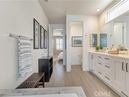 2105 Two Harbors Circle, Costa Mesa, CA