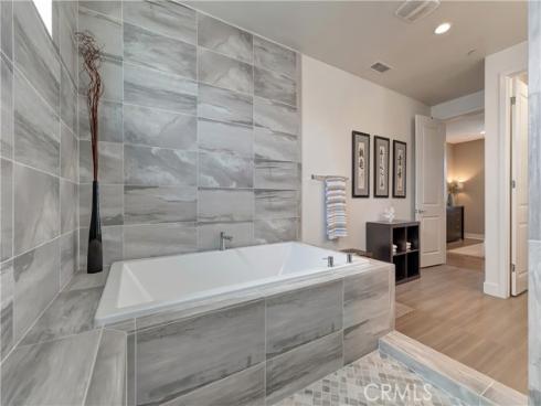 2105 Two Harbors Circle, Costa Mesa, CA