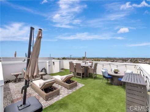 2105 Two Harbors Circle, Costa Mesa, CA
