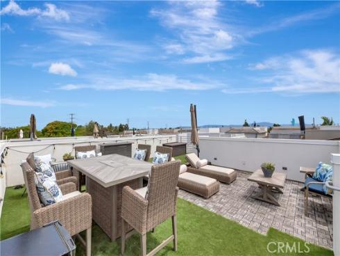 2105 Two Harbors Circle, Costa Mesa, CA