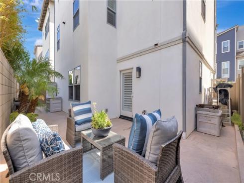 2105 Two Harbors Circle, Costa Mesa, CA