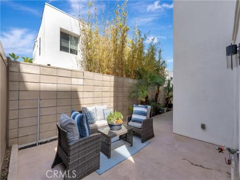 2105 Two Harbors Circle, Costa Mesa, CA