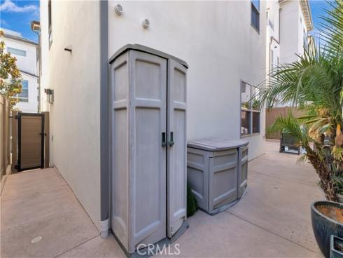 2105 Two Harbors Circle, Costa Mesa, CA