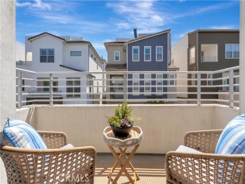 2105 Two Harbors Circle, Costa Mesa, CA