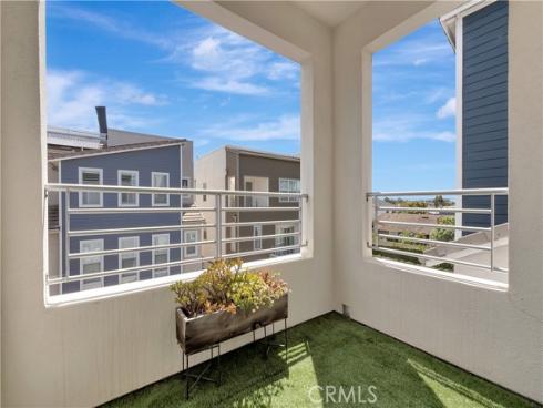 2105 Two Harbors Circle, Costa Mesa, CA