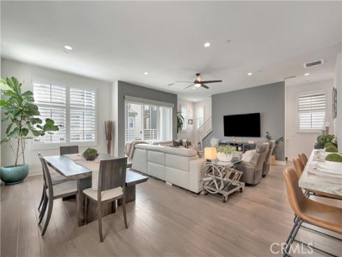 2105 Two Harbors Circle, Costa Mesa, CA