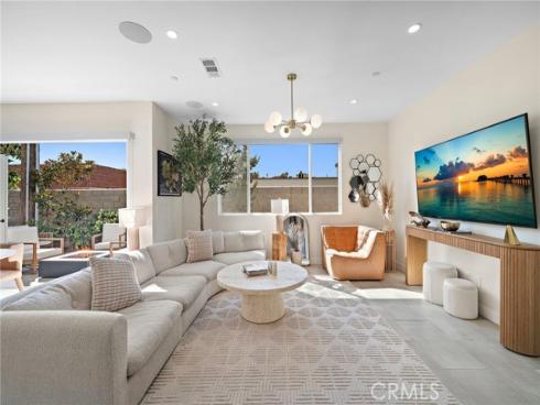 2573 Elden D Avenue, Costa Mesa, CA