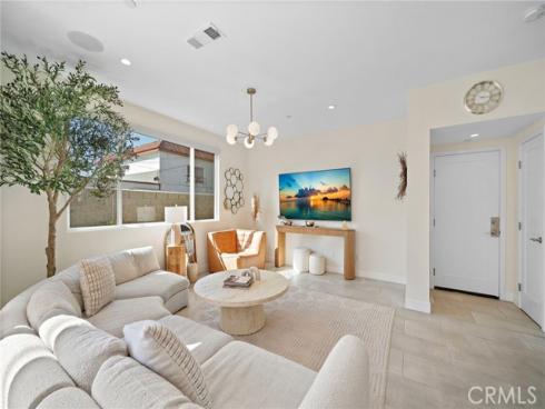 2573 Elden D Avenue, Costa Mesa, CA