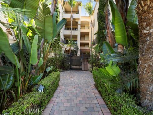 401 Bernard 409 Street, Costa Mesa, CA